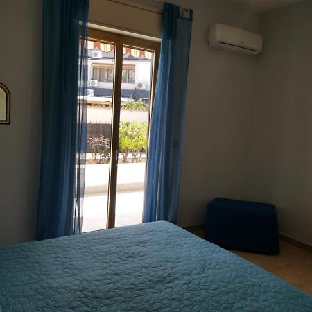 Antigone Holiday House Villa Mondello Bagian luar foto