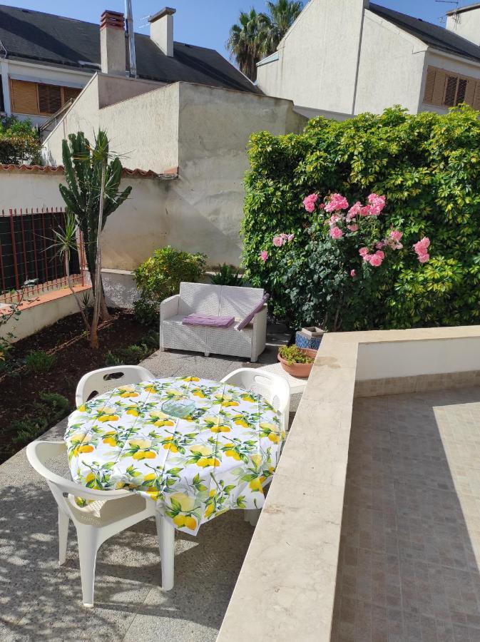Antigone Holiday House Villa Mondello Bagian luar foto