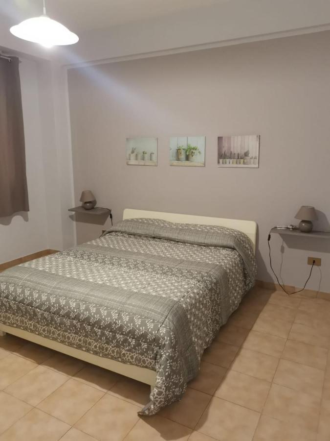 Antigone Holiday House Villa Mondello Bagian luar foto